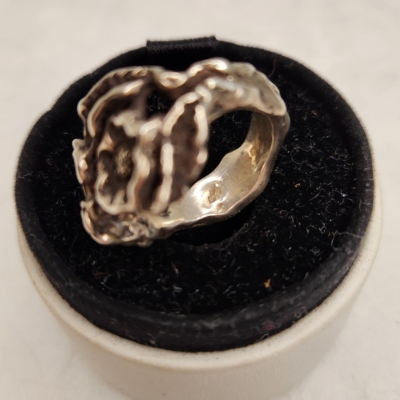 Large Silver Floral Statement Ring - Picture 9 of 10